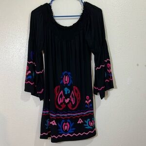 Blush black dress with bright embroidery. Can be worn on the shoulders. Size S/M